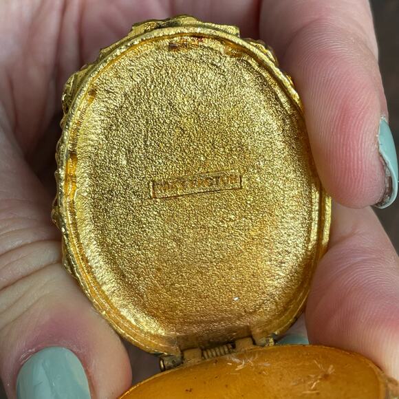 Vintage Max Factor Locket Pendant Necklace Gold Tone Solid Perfume Roses READ - Picture 5 of 11